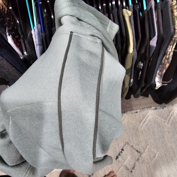 XERSION Quick Dri Pullover STAR Hoodie Kangaroo Pockets Girls Plus 14.5/16.5P - Picture 3 of 12